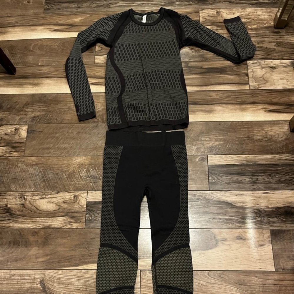 Lululemon Black Long Sleeve & Legging set
